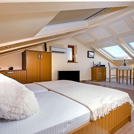 Guest House Golden Goose Rovigno Esterno foto