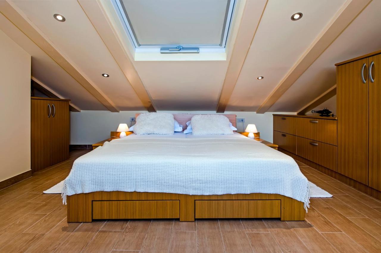 Guest House Golden Goose Rovigno Esterno foto