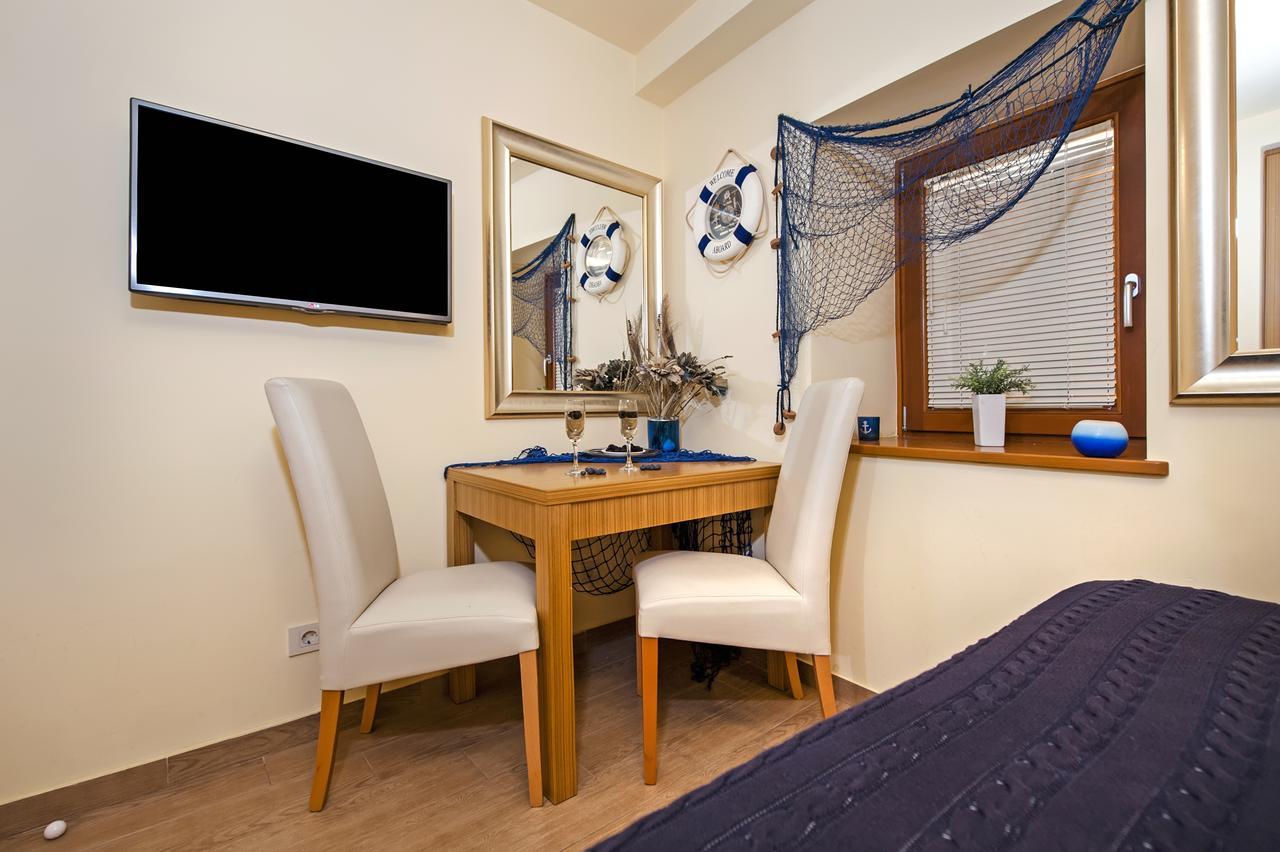 Guest House Golden Goose Rovigno Esterno foto