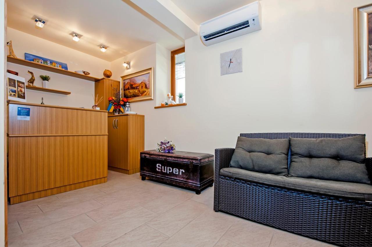 Guest House Golden Goose Rovigno Esterno foto