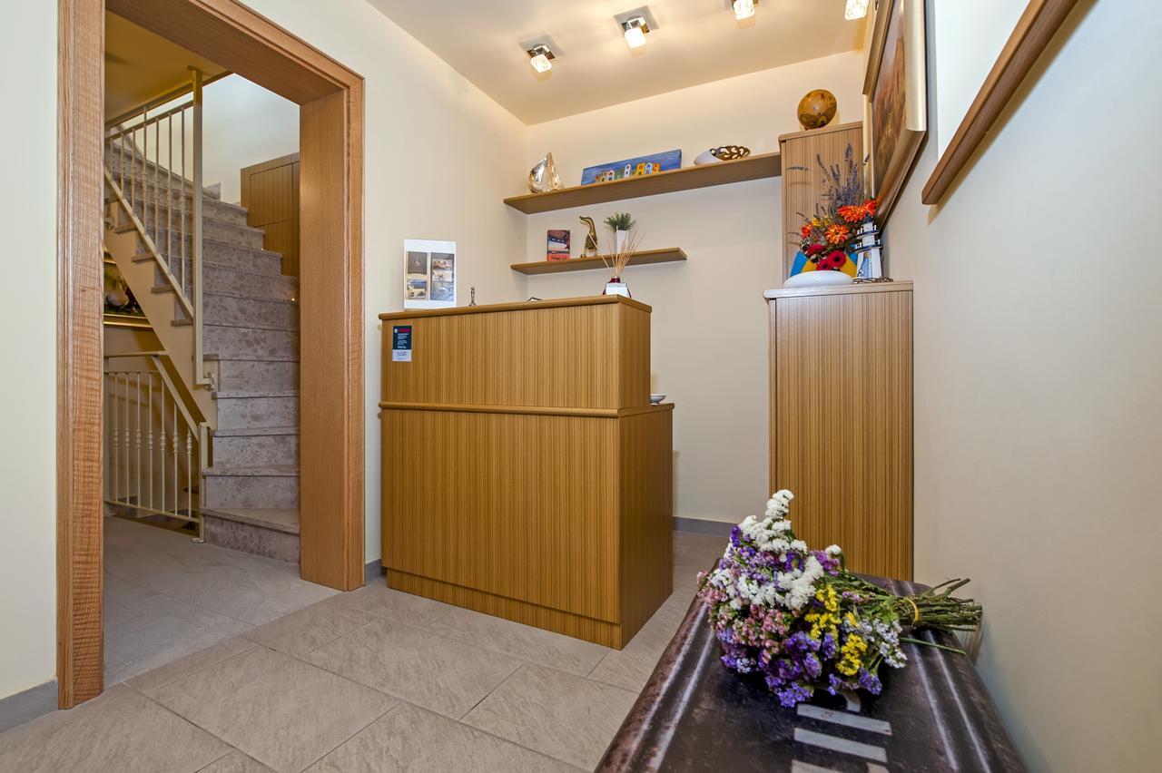 Guest House Golden Goose Rovigno Esterno foto